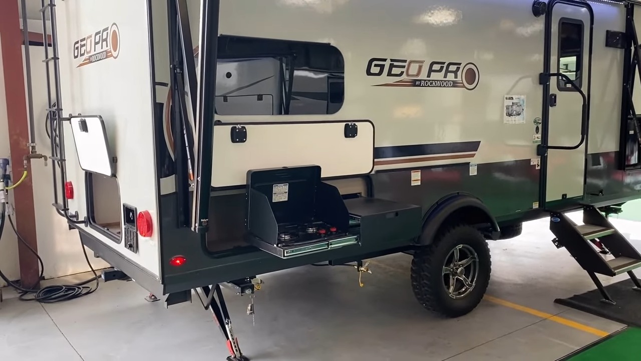 ALL NEW Compact Mini RV with a TRUE QUEEN!! 2024 Geo Pro 20FKS