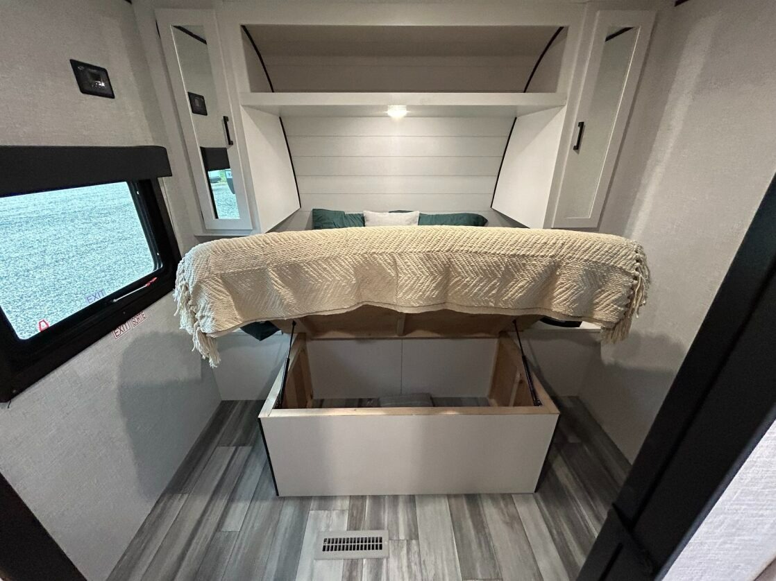 Wayfinder RV Go Play 26RLS: The Ultimate Camper for Couples?