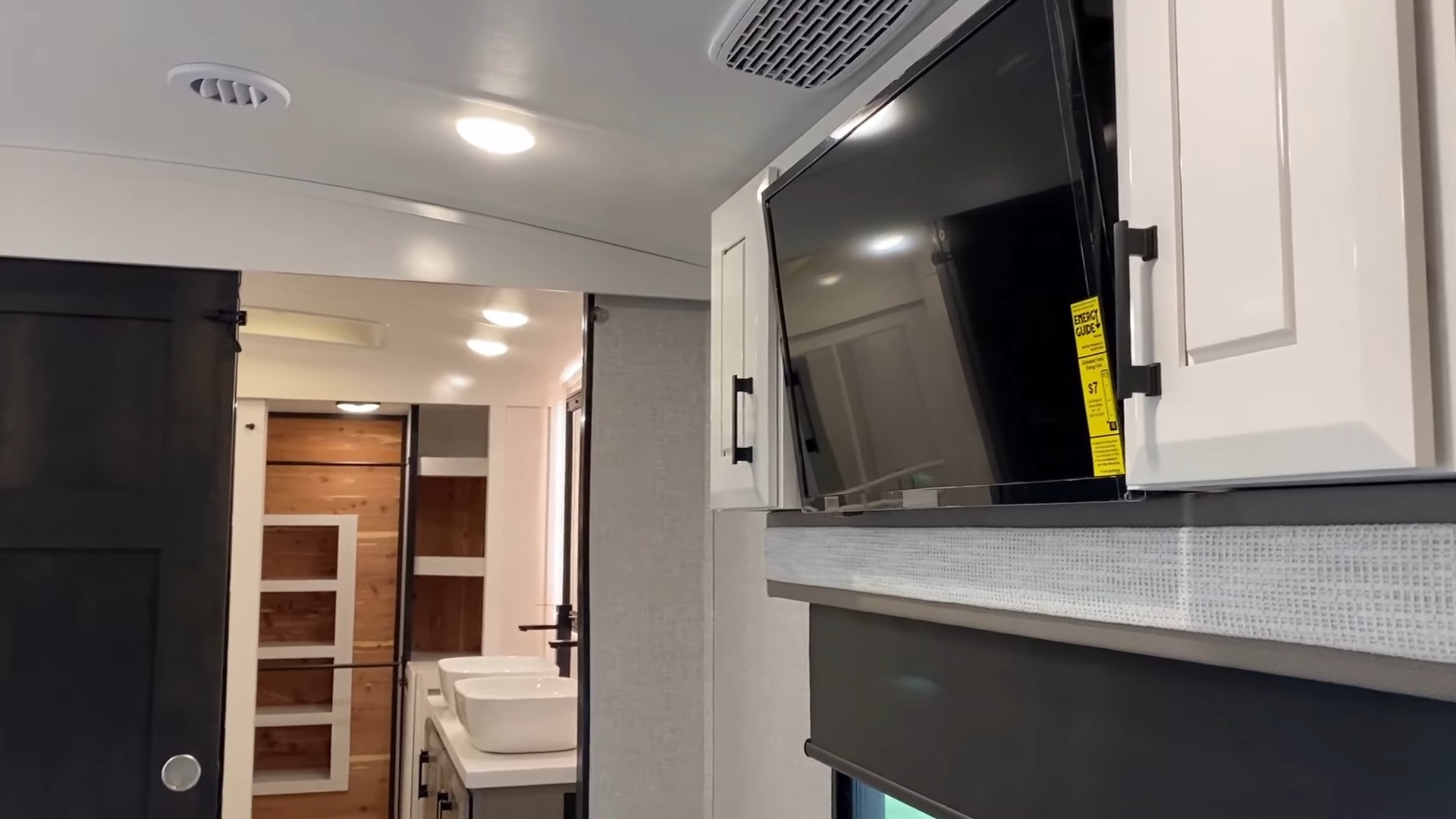 Now THIS is a Luxury Full Timer RV!! 2024 Pinnacle 36FBTS Fifth Wheel ...