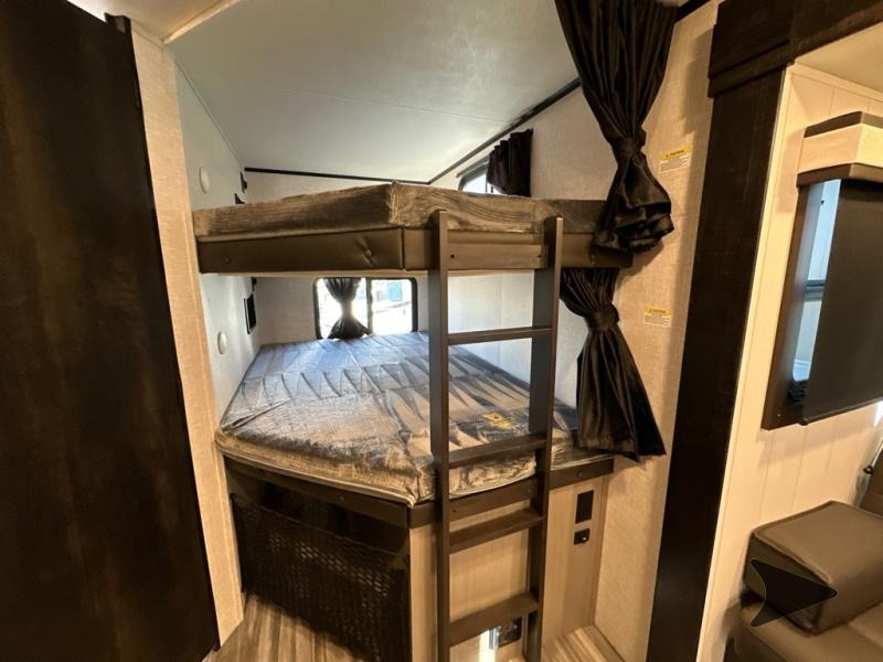 Double over Double bunks inside a Jay Feather RV