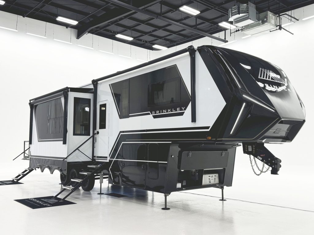 The R=Brinkley G 3250 5th wheel